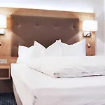 Poinger Hof 4* Poing