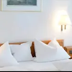 Poinger Hof 4* Poing
