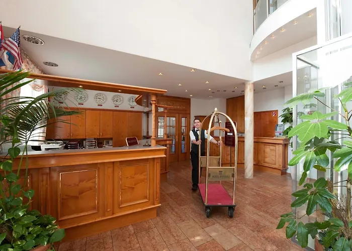 Отель Poinger Hof 4*